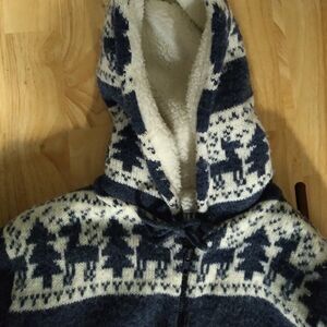 Vintage Fleece Lined Alpine Pattern Sweater Hoodie